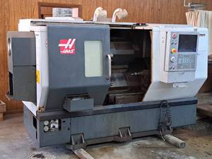 Haas ST-20 3-Phase CNC Machine, Henning Chip Conveyor 30-5379A + Coolant Tray