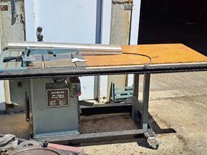 lot 12 image: Delta 10 Tilting Arbor Saw