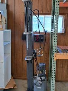 lot 26 image: Hydraulic Press