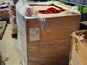 lot 69 image: Lot of (1 Pallet) First Pitch Pitching Machine Parts #102253 (Red)