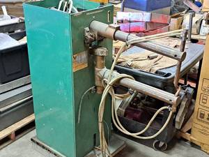lot 30 image: Welder