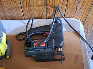 lot 197 image: Skil Auto-Scroll  Vari-Orbit Jig Saw 4395