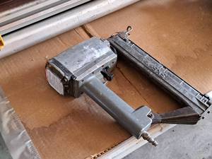 lot 201 image: SKS Air Stapler