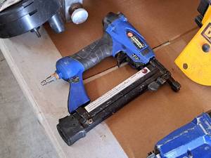 lot 203 image: Campbell-Hausfeld 14 18-GA Air Crown Stapler CHN10300AV