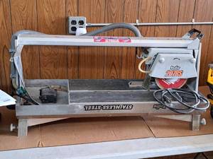 lot 207 image: Rodia 207RS 1.4-HP Tile Saw