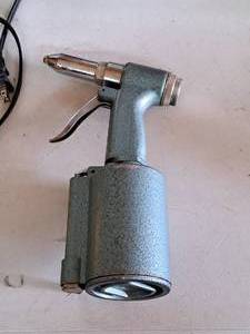 lot 216 image: Air Paint Spray Gun