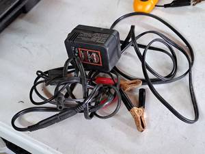 lot 225 image: Harley-Davidson Super Smart Battery Tender Automatic Battery Charger 021-0123