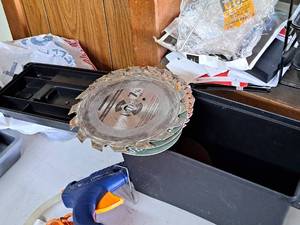 lot 228 image: Lot of  Assorted Saw Blades with Plastic Storage Box