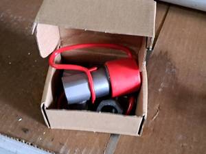 lot 236 image: Hydraulic Hose Fitting  12 NPT Skid Steer (in original packaging)