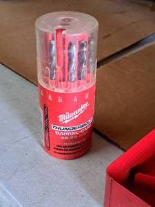 lot 242 image: Milwaukee Thunderbolt Drill Bit Set with Barrel Case 48-89-1082