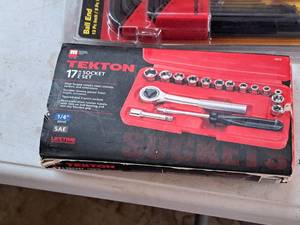 lot 247 image: Michigan Industrial Tools  Tekton 14-drive Socket Set  SAE 17-piece (in original packaging)