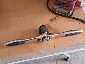 lot 256 image: Gear Wrench Tap & Die Ratchet