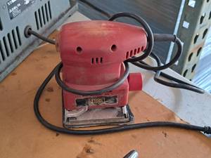 lot 257 image: Tool Shop 14 Sheet Palm Sander