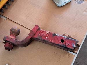lot 266 image: Trailer Hitch with 2 Ball