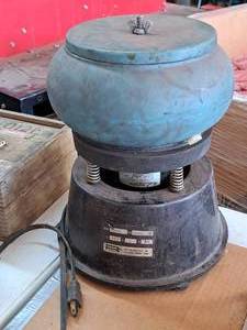 lot 271 image: Raytech Tumbler TV-10