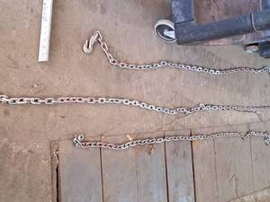 lot 275 image: Lot of (3) Chains - 6 with One Hook End, 9 with Hook Ends, 6 (no hook ends)