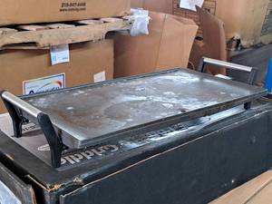 lot 279 image: Cadco Ltd Portable Griddle
