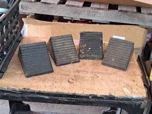 lot 281 image: Lot of (4) Rubber Wheel Chocks