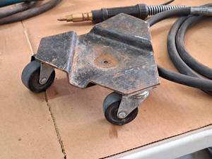 lot 295 image: 3-wheel Moving Caster