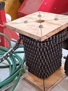 lot 302 image: 1 Spool of Chain