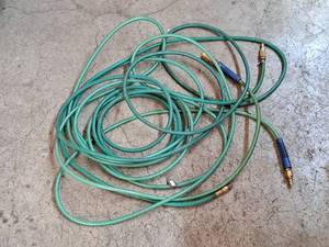 lot 303 image: Lot of (2) Air Hoses