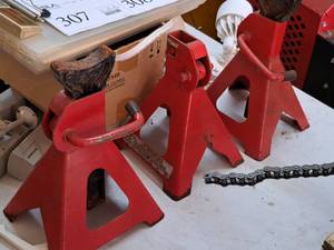 lot 304 image: Lot of (3) Jack Stands