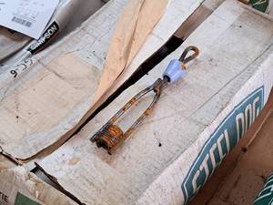 lot 335 image: Lot of (1 Box) Steel Dog 6 Cam Lock Loop Coil Ties GC-6 100-count ( 100 total items )