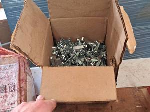 lot 354 image: Lot of (1 Box) Flex Clip Hardwares