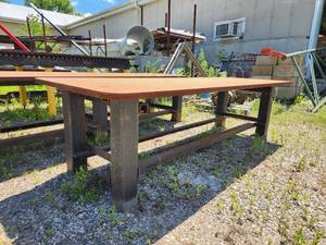 lot 139 image: 7 Metal Welding Table