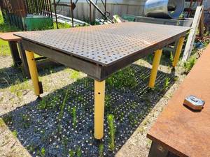 lot 141 image: Strong Hand Tools Build Pro 8 Metal Welding Table with Adjustable Legs