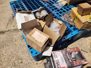 lot 151 image: Lot of  Automotive and Motorcycle Parts - Valve Kits, Carbeuretors
