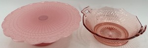 lot 28 image: Set of Pink Depression Glass Cake Stand and Serving Bowl
