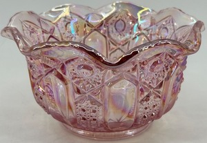 lot 53 image: Vintage Pink L.E. Smith Iridized Glass Candy Dish with Scalloped Edges