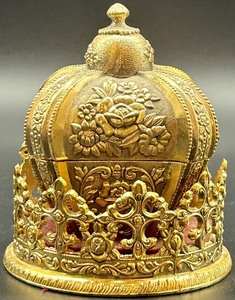 lot 62 image: Taj Importing Co. Gold Metal Crown Trinket Music Box