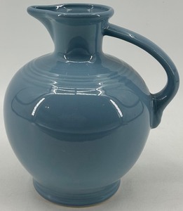 lot 101 image: Vintage Fiestaware Pottery Periwinkle Pitcher