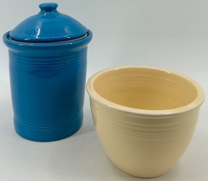 lot 110 image: Fiestaware Set Lidded Jar and Bowl