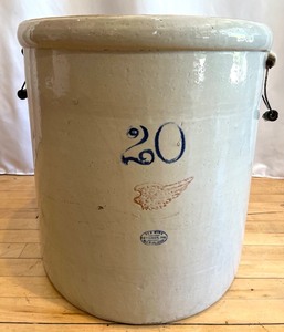 lot 40 image: Antique 20-Gallon Red Wing Stoneware Crock with Wood Lid