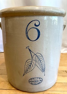 lot 41 image: Vintage 6 Gallon Union Stoneware Crock with Birch Leaf Design