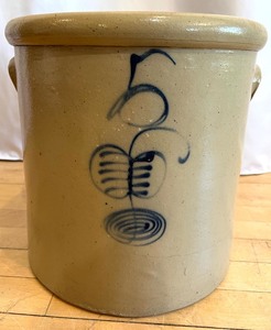 lot 43 image: Vintage Red Wing 5-Gallon Stoneware Crock with Ribcage Design