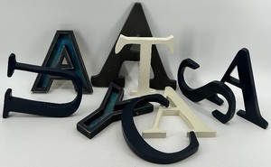 lot 178 image: Decorative Wall-Mounted Letters Collection