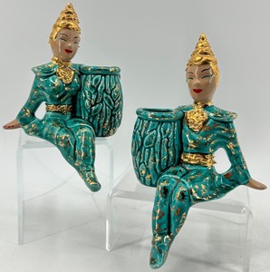 lot 184 image: Pair of Vintage Mid-Century Shelf Sitter Planters