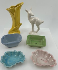 lot 240 image: Collection of Vintage Ceramic Figurines and Trays including California Pottery