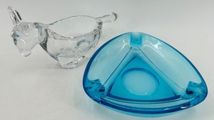 lot 247 image: Set of Vintage Glass Donkey Figurine and Blue Glass Bowl