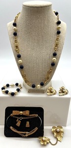 lot 263 image: Monet and Sarah Coventry Jewelry Set - Necklace, Bracelet, and Earrings