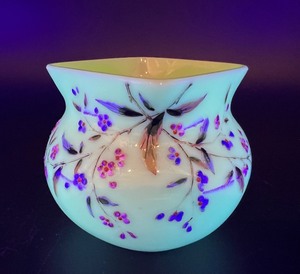lot 274 image: Antique Victorian Hand Painted Uranium Glass Vase with Floral Design