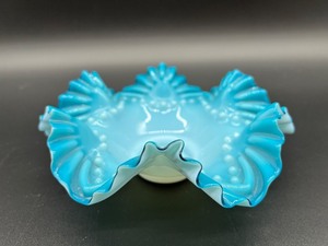 lot 279 image: Antique Victorian Hand Blown Glass Dish
