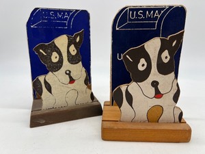 lot 342 image: Vintage U.S. Mail Dog Bookends Set
