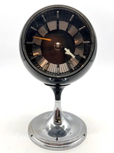 lot 346 image: Vintage MCM Bulova Desk Clock with Stand