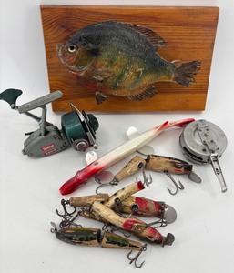 lot 250 image: Collection of Vintage Fishing Reels and Lures