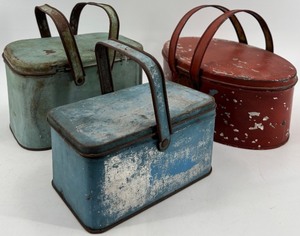 lot 363 image: Set of 3 Vintage Metal Handled Tins - Rustic Decor